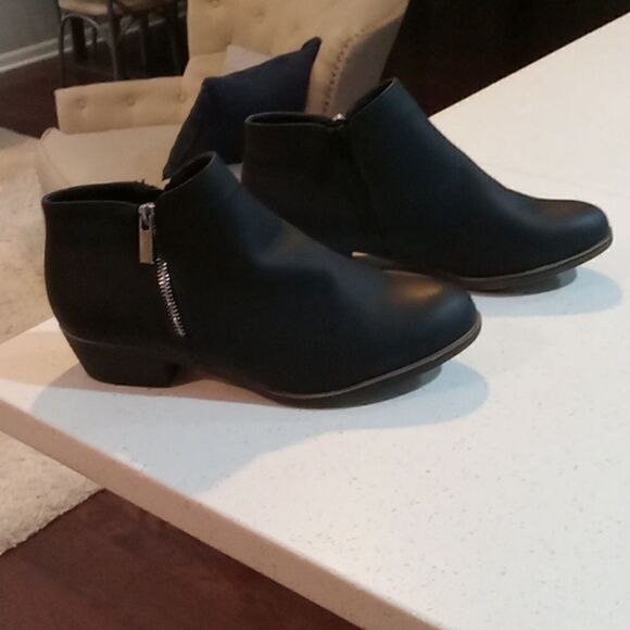 Nautica Alara black ankle bootie with side zip and 1" heel size 10 NWT - Picture 4 of 8